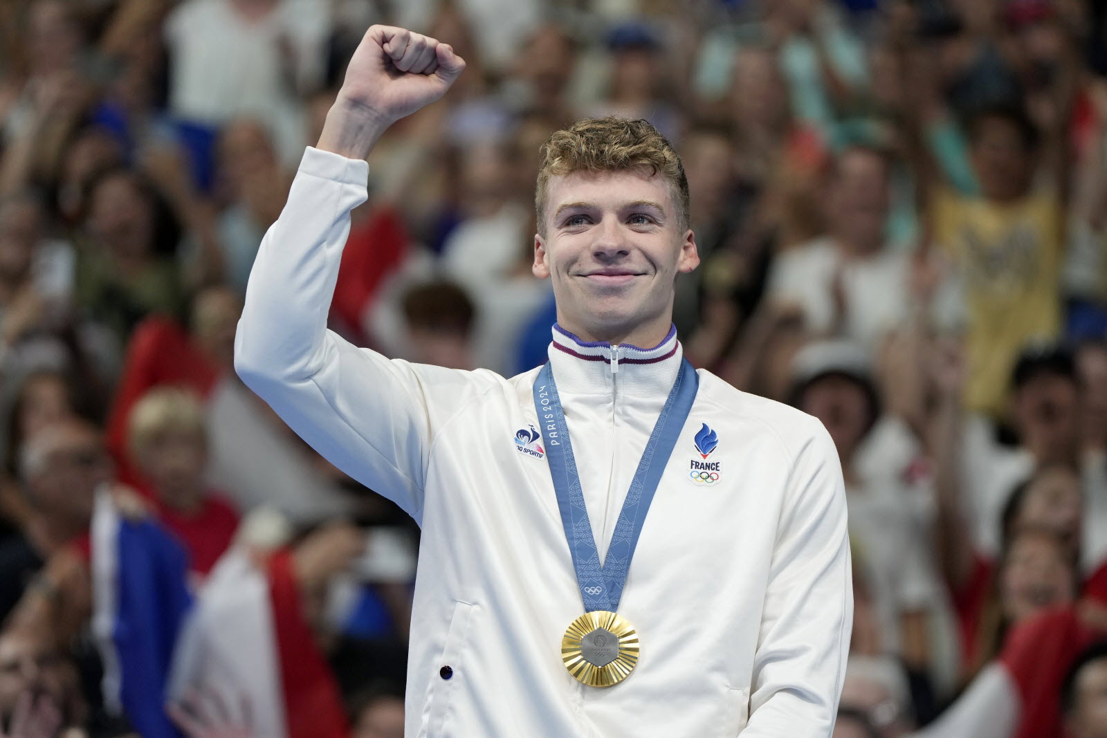 leon-marchand-a-battu-en-prime-le-record-olympique-de-michael-phelps-photo-sipa-matthias-schrader-1722195381.jpg