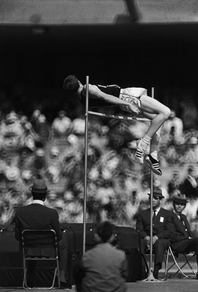 Dick Fosbury 1968 (Raymond Depardon).jpg