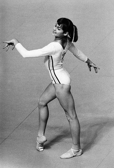 Nadia Comaneci 1976.jpg