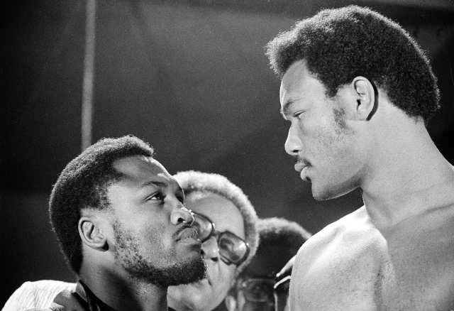 Joe Frazier et George Foreman.jpg