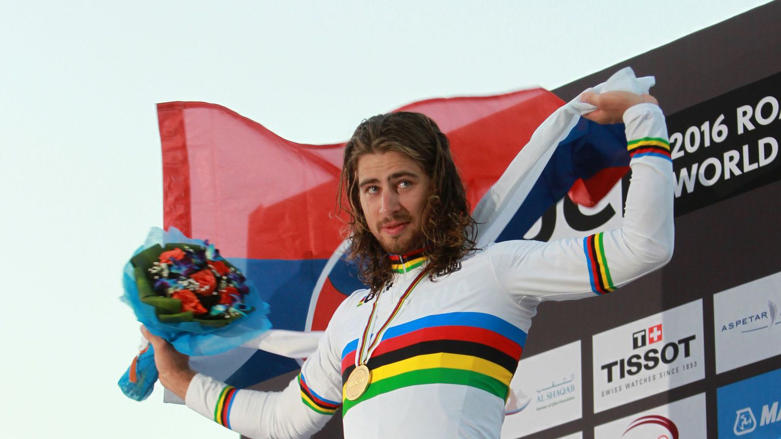 le-slovaque-peter-sagan-et-son-maillot-arc-en-ciel-de-champion-du-monde-le-16-octobre-2016-a-doha-au-qatar_5726783.jpg