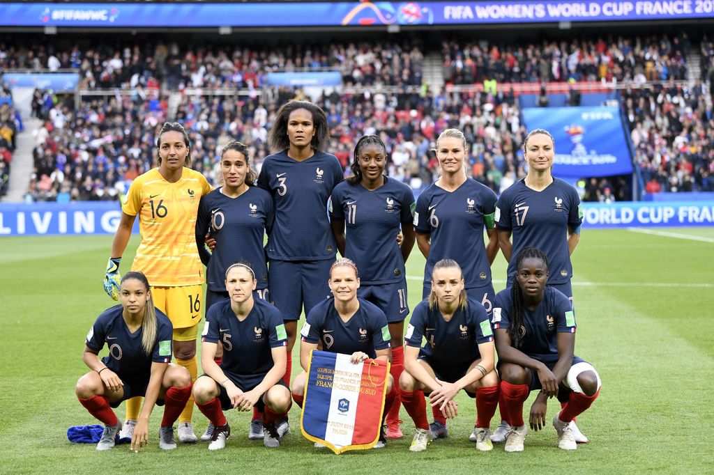 photo-equipe-sarah-bouhaddi-fra-amel-majri-fra-wendie-renard-fra-kadidia_width1024.jpg