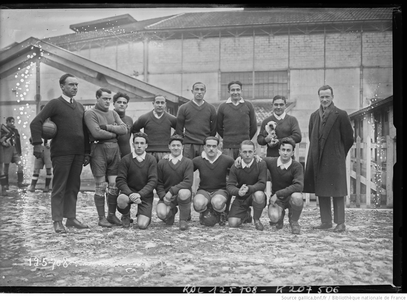 [Stade]_Buffalo_1-1-28_[football]_association_[...]Agence_Rol_btv1b53193966w_1.jpeg