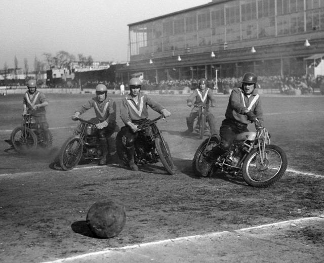 Motoball en 1954.jpg