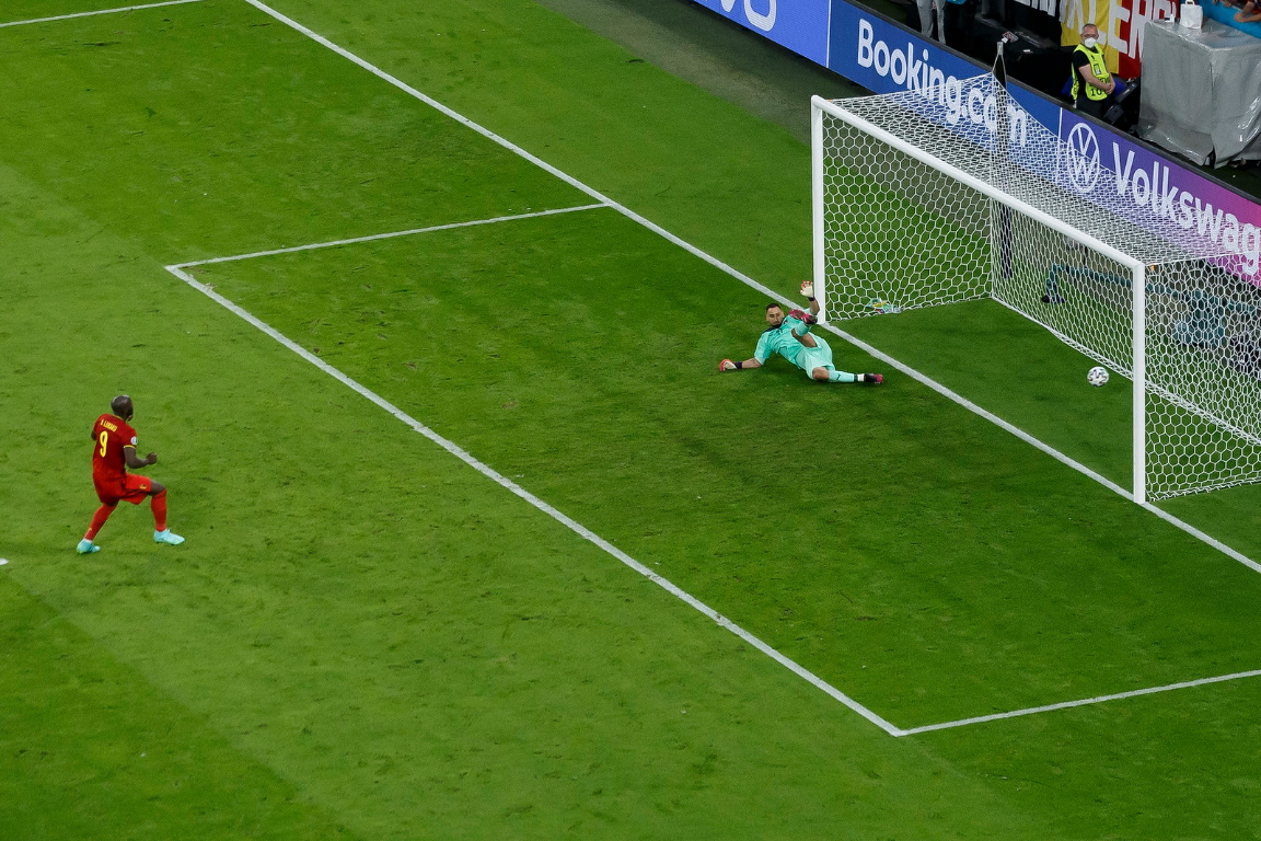 Screenshot_2021-07-03 UEFA Euro 2020 - Quarter-finals - Belgium 1 2 Italy - Allianz Arena, Munich - July 2, 2021(2).jpg