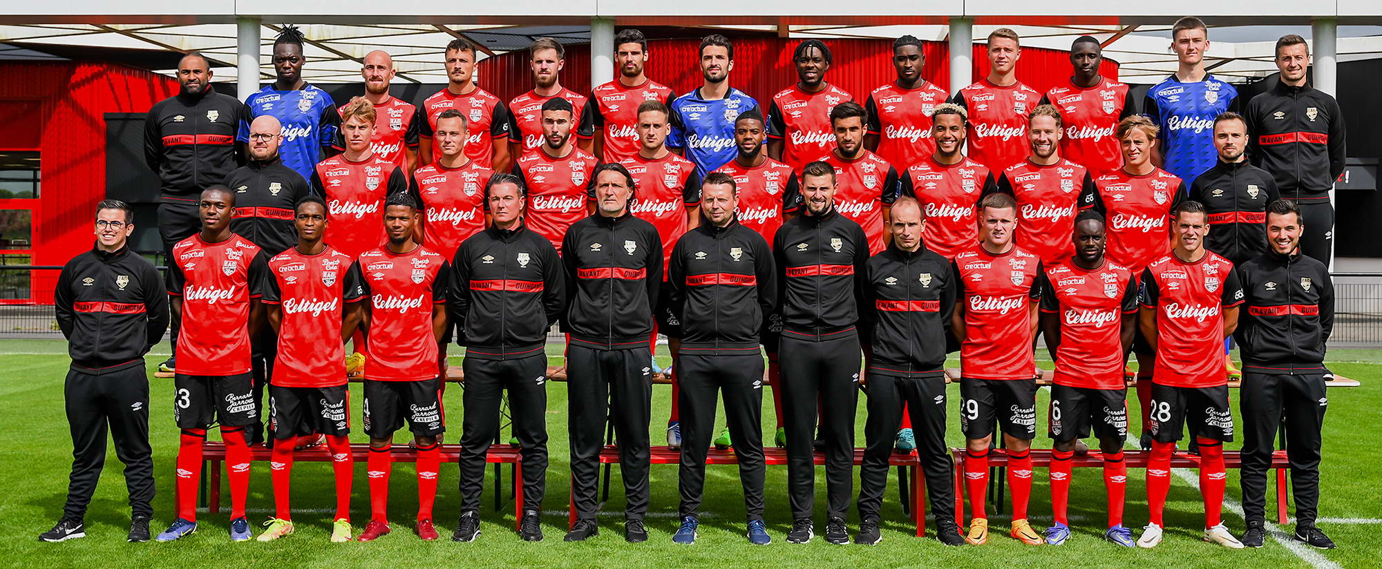 Guingamp 2022-23 b.jpg