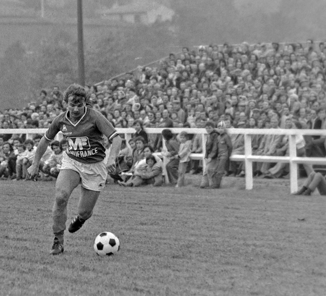 georges-bereta-lors-d-un-match-entre-les-anciens-de-l-asse-le-31-mai-1975-photo-archives-la-tribune-le-progres-1547840467.jpg