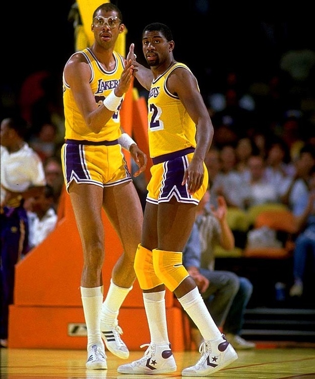 Kareem Abdul-Jabbar et Magic Johnson (Los Angeles Lakers).jpg