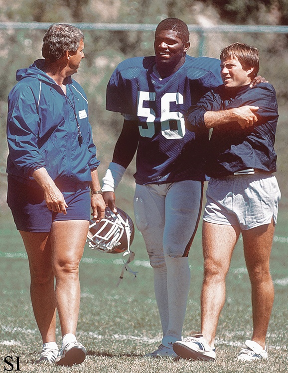 Bill Parcells, Lawrence Taylor et Bill Belichick 1986.jpg