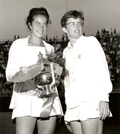 Virginia Wade et Billy Jean King.jpg