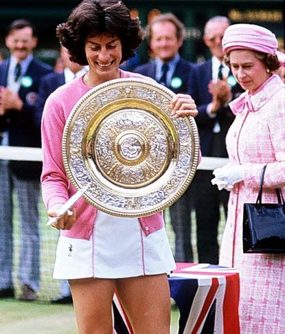 Virginia Wade Wimbledon 1977.jpg