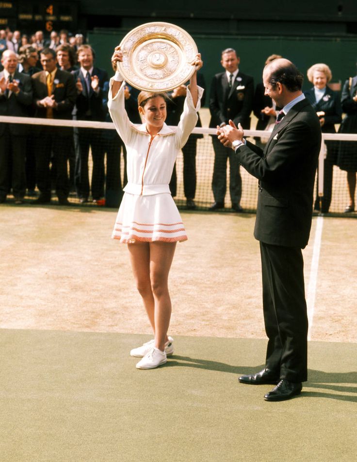 Chris Evert Wimbledon 1974..jpg