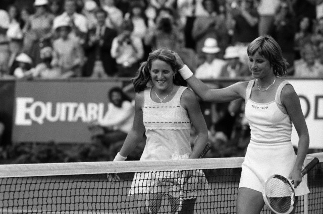 Tracy Austin et Chris Evert 1979.jpg