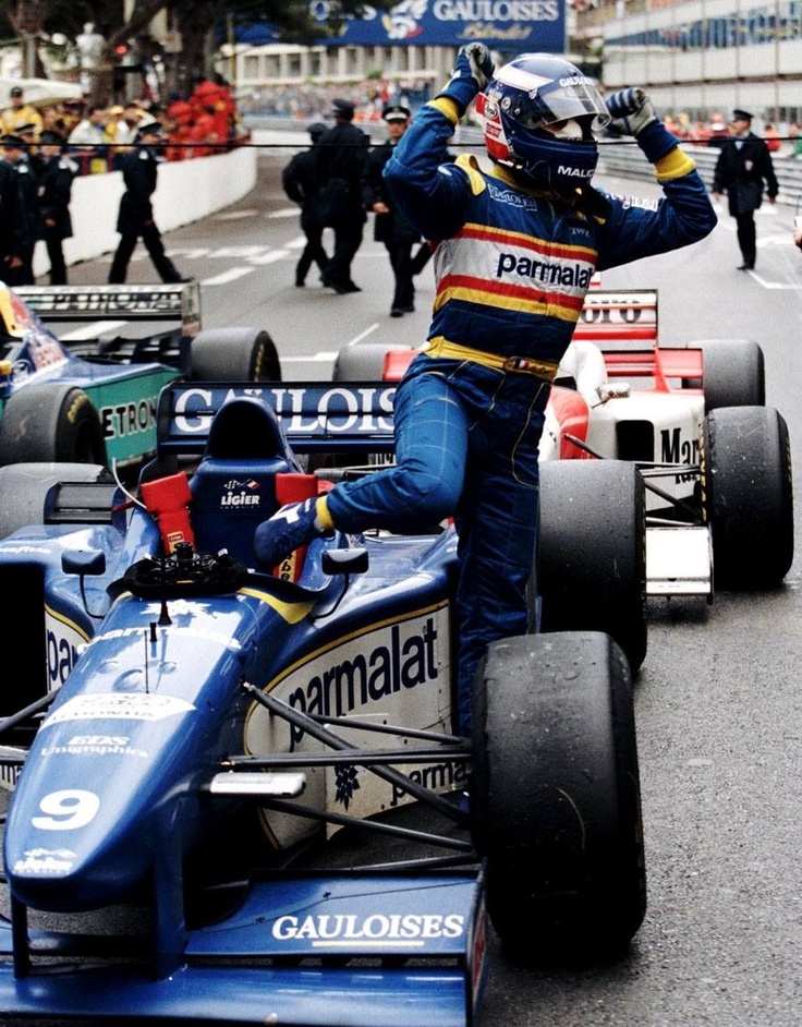 Olivier Panis Vainqueur au GP de Monaco.jpg