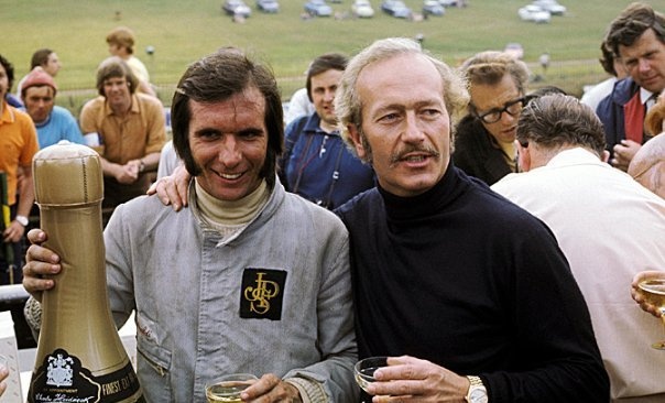 Emerson Fittipaldi et Colin Chapman.jpg