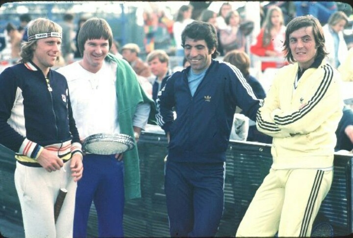 Bjorn Borg, Jimmy Connors, Manuel Orantes et Adriano Panatta.jpg