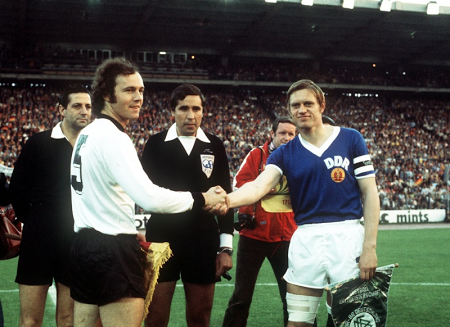 Beckenbauer -Bransch, les deux capitaines.png