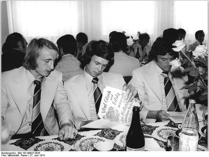 Streich - Sparwasser - Lauck, au repas d'après victoire..jpg