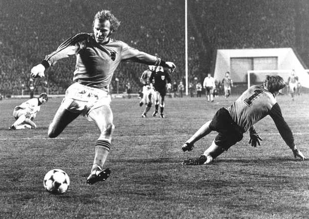 R.Van de Kerkhoff (DDR - NIEDERLANDE 1979).jpg