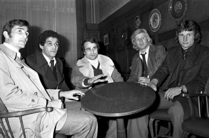 Guy Noves, Dominique Harize, Jacques Fouroux, Jean-Pierre Rives et Jean-Claude Skrela 1977.jpg