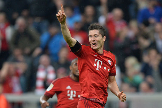 4767889_6_f332_robert-lewandowski-celebre-son-cinquieme-but_5e6b341ac72cbf323b14c6c341c6aebc.jpg